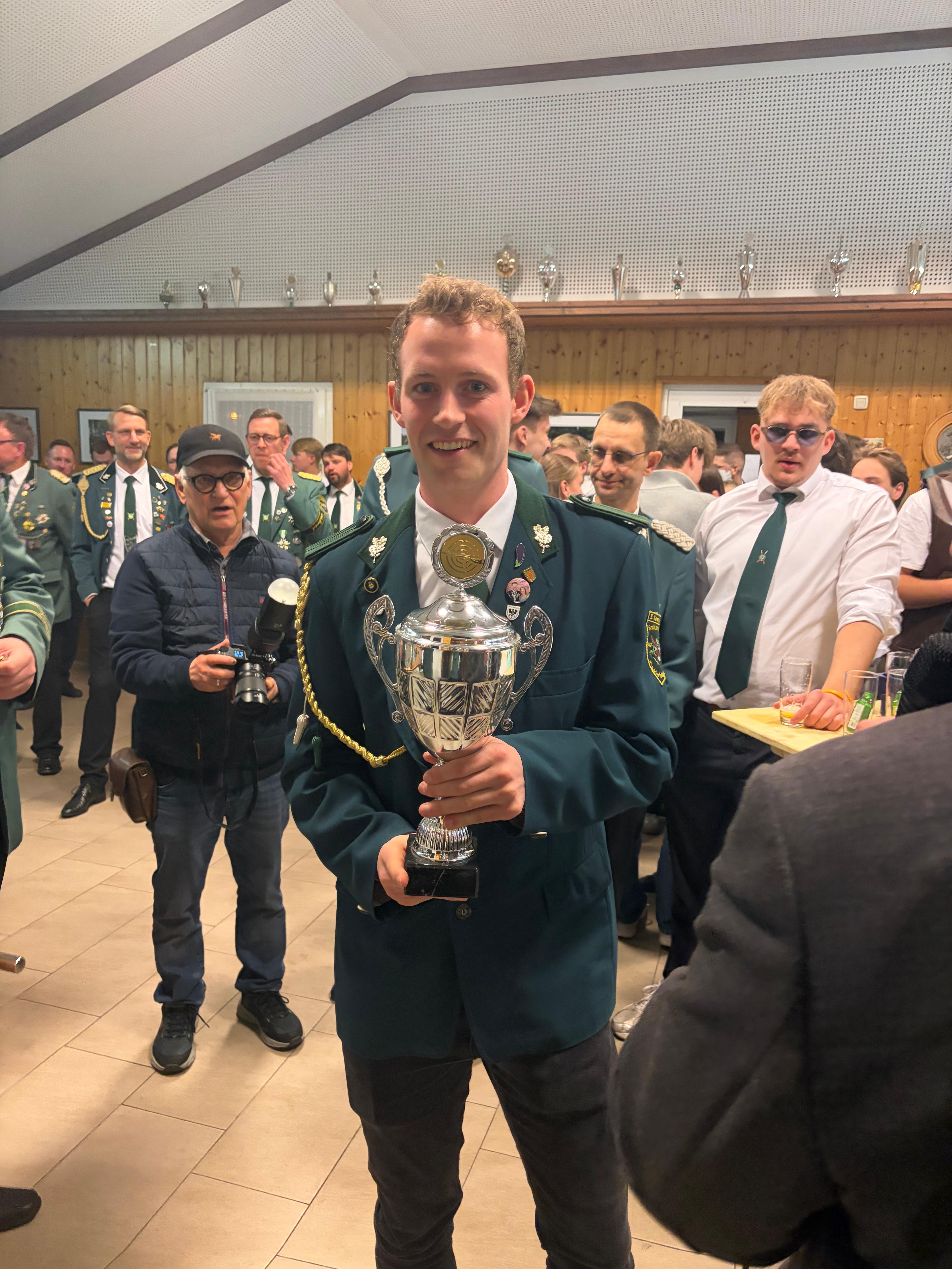 ed9efeab-54ef-405b-997a-68f3e79c4290